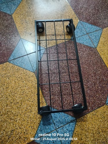 Customer photo review of United Crafts Aory High-Quality Wheel Metal Stands