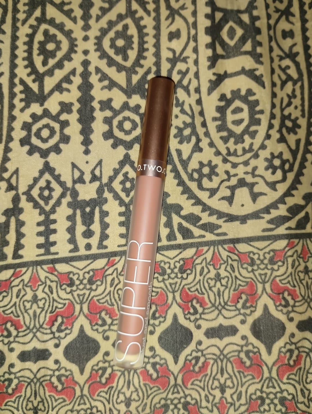 Customer photo review of O.TWO.O HONEY WHISPER VELVET MATTE LIP GLAZE