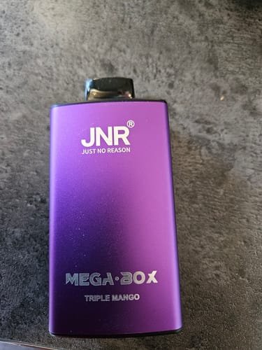 Customer photo review of JNR - Mega Box 25K bouffées - 2% de Nicotine - Puff Jetable / Vape Disposable