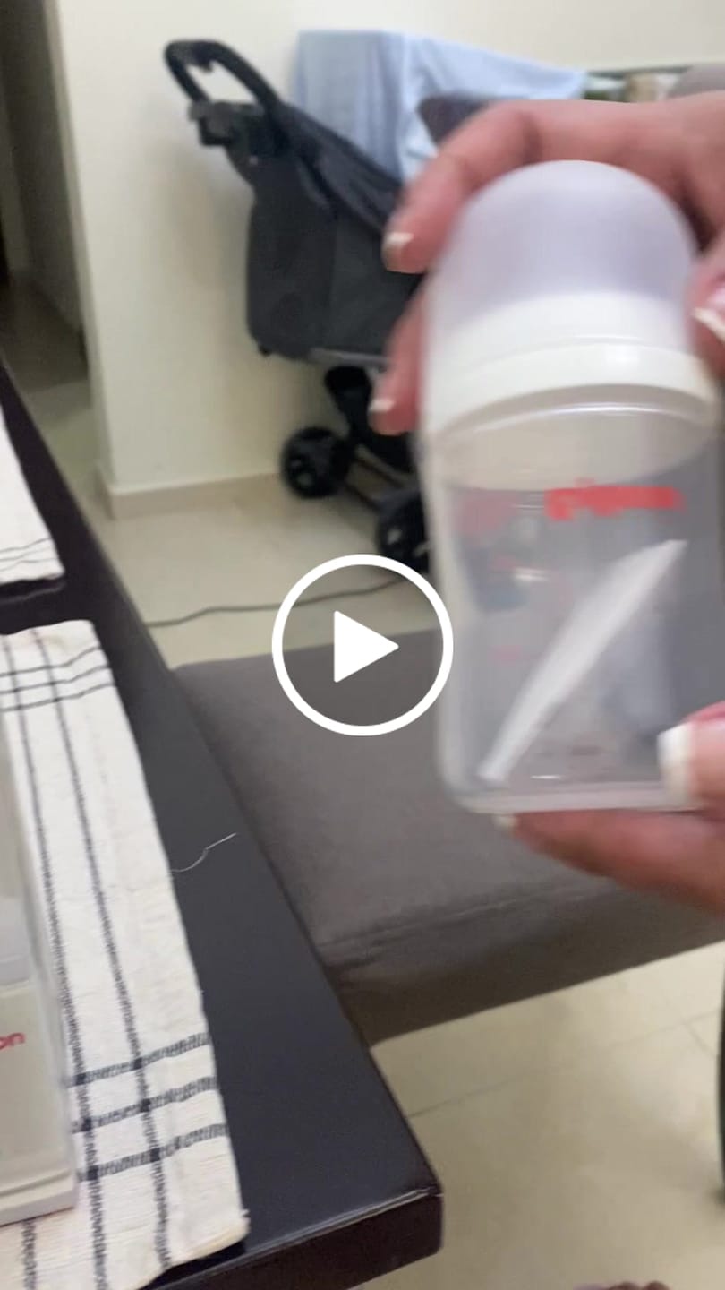 Customer video review of Pigeon Softouch WN3 Nursing Bottle With M-Sized Nipple (160ml, 0-6 Months)