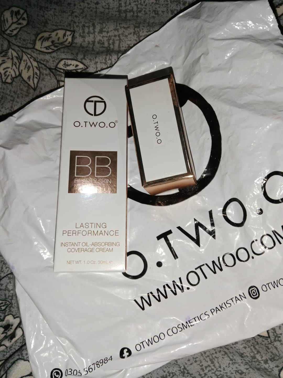 Customer photo review of O.TWO.O GLOW COLOR BOUNCE MOUSSE BLUSH