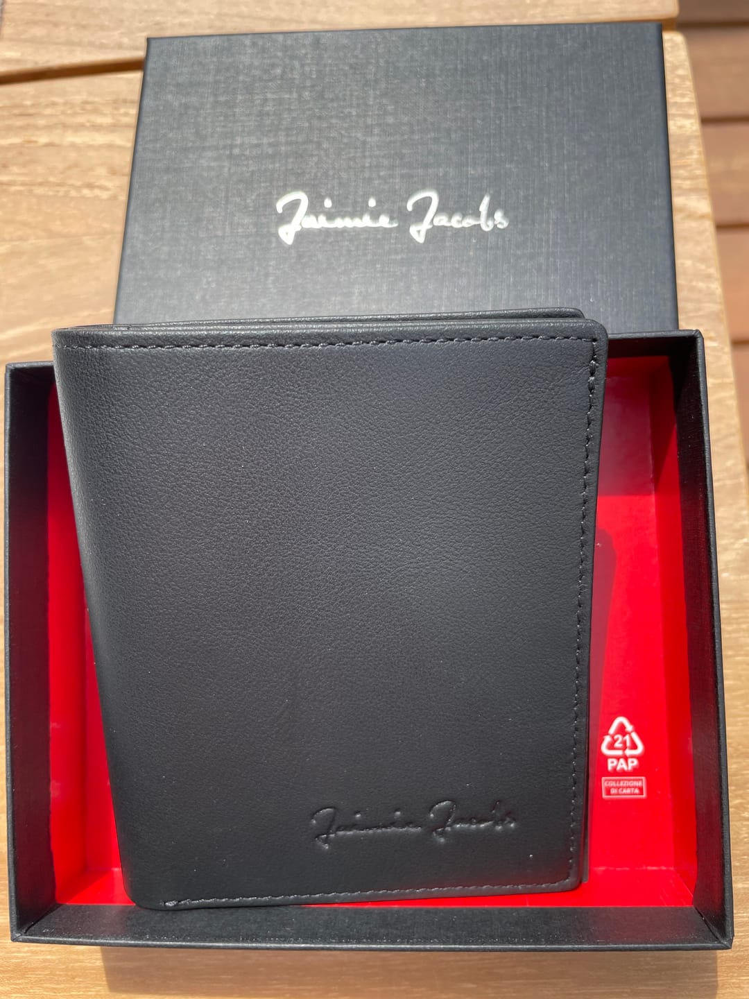 Customer photo review of Slimstar - slim wallet with small coin pocket