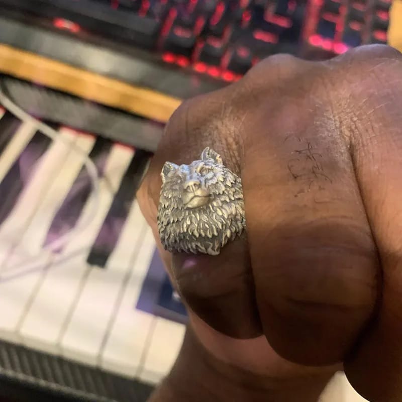 Customer photo review of Anillo Wolf Plata 950