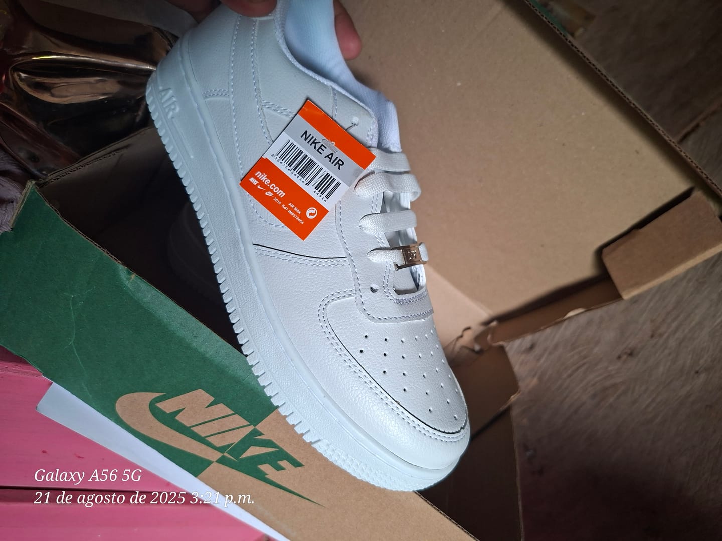 Customer photo review of Tenis 270 Blanco Total