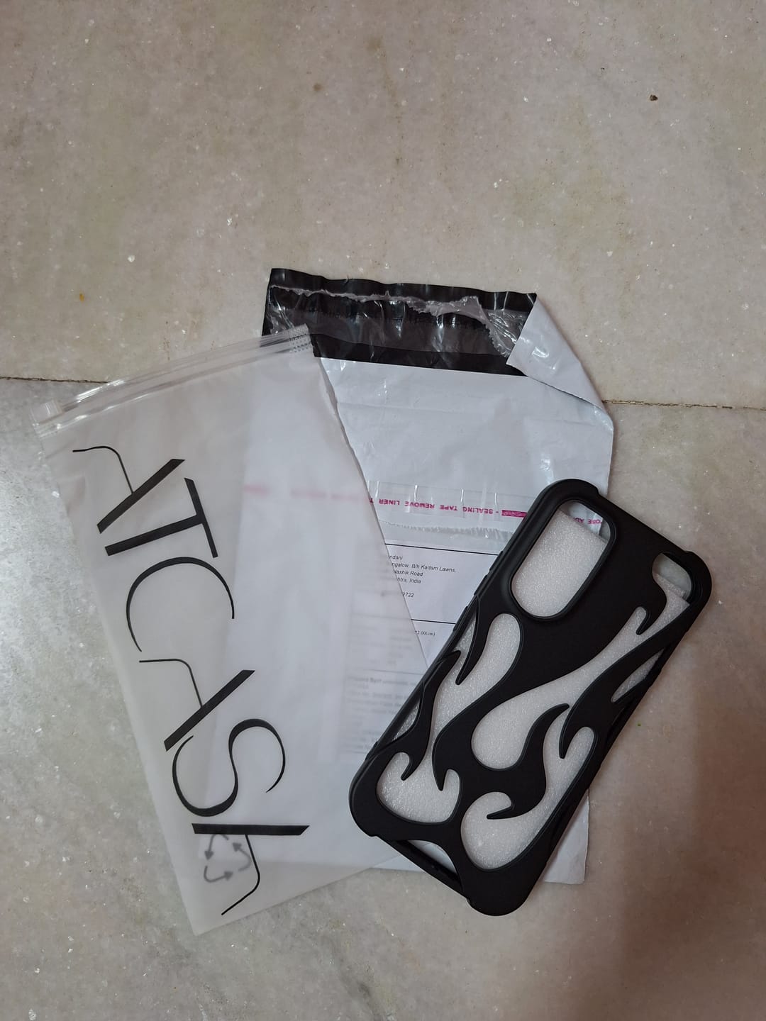Customer photo review of 3D Flame Hollow Matte Black Silver Electroplated Samsung S & A Series Soft Case