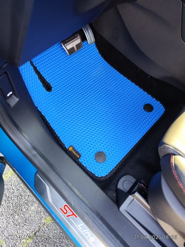 Customer photo review of Auto Fußmatten nach Maß - Komplettset