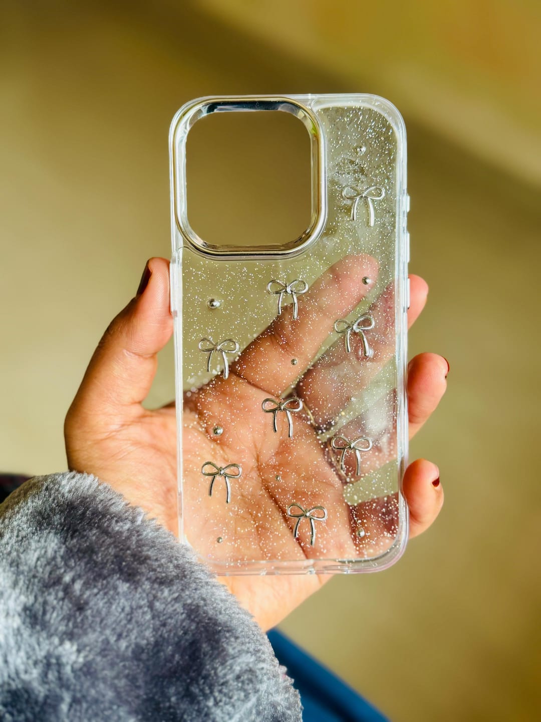 Customer photo review of 3D Glitter Silver Bow Transparent iPhone Case