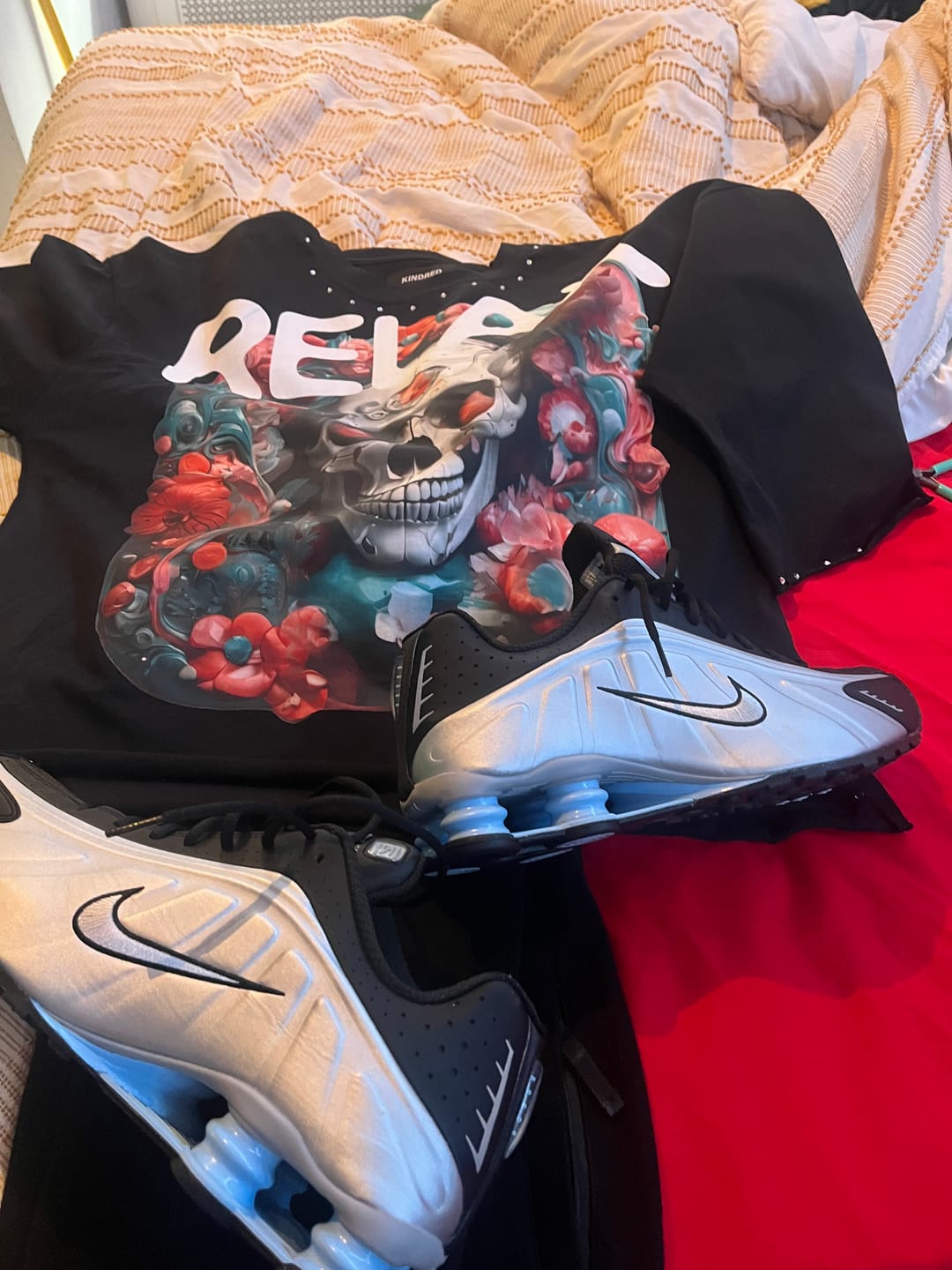 Customer photo review of Kindred Men’s Rhinestone Floral Cropped Tee – Black