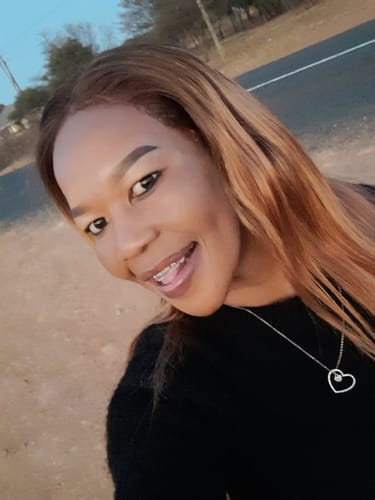 Customer photo review of Brazilian 13x4 Lace Frontal Wig Straight  clr 430 18 inch