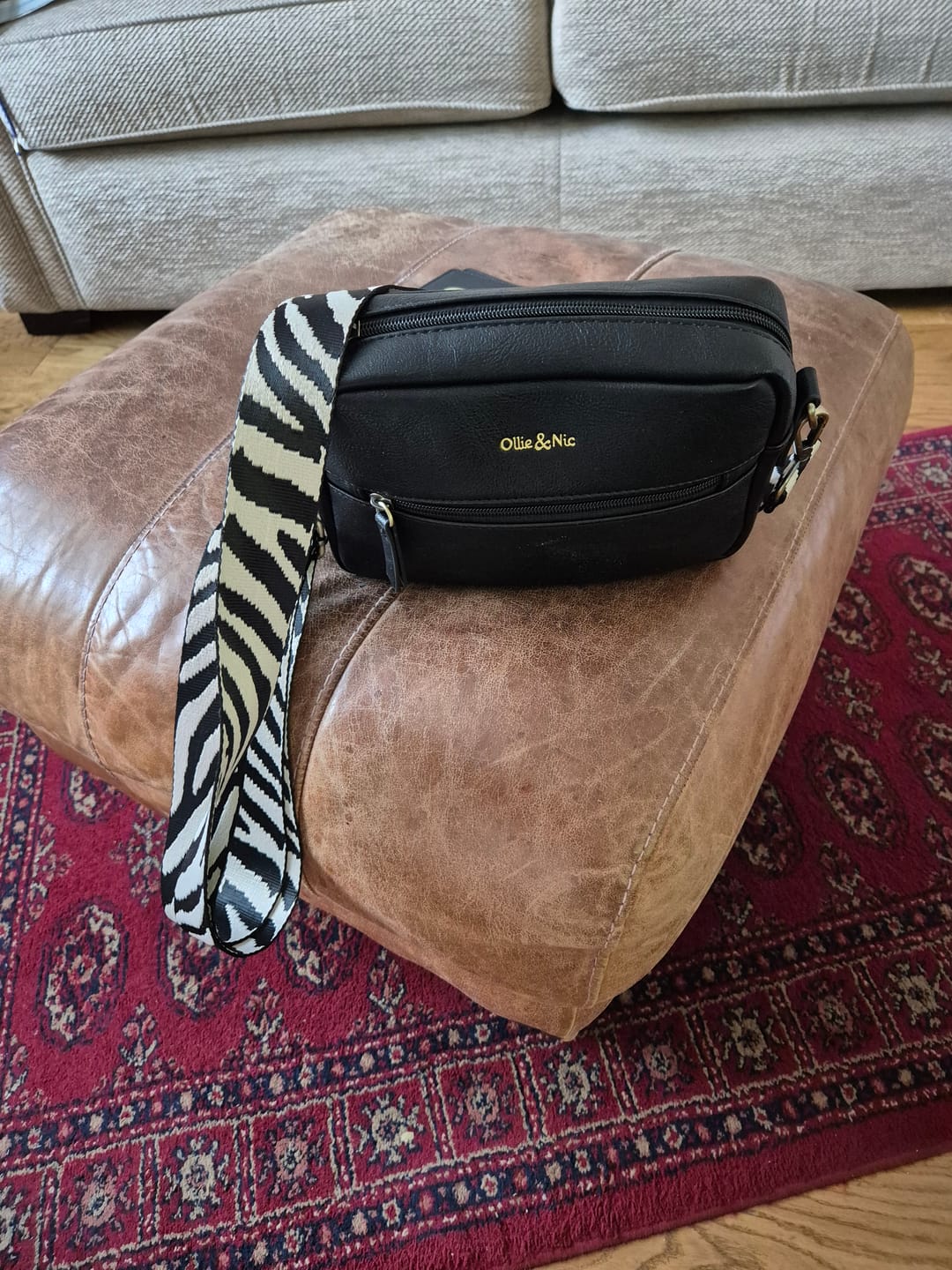 Customer photo review of Gigi Crossbody - Black