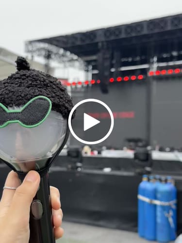 Customer video review of BTS J-HOPE OFFICIAL LIGHT STICK HAT