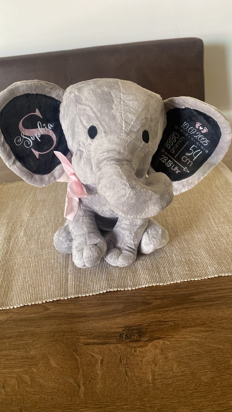 Customer photo review of Kuschel Elefant - Baby-Stofftier