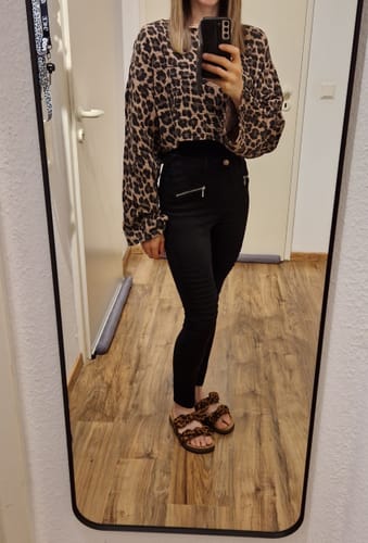 Customer photo review of Ayla Musselin Bluse - Leo/Camel