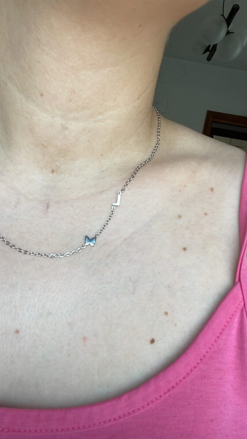 Customer photo review of Collana Personalizzata con Iniziali Laterali