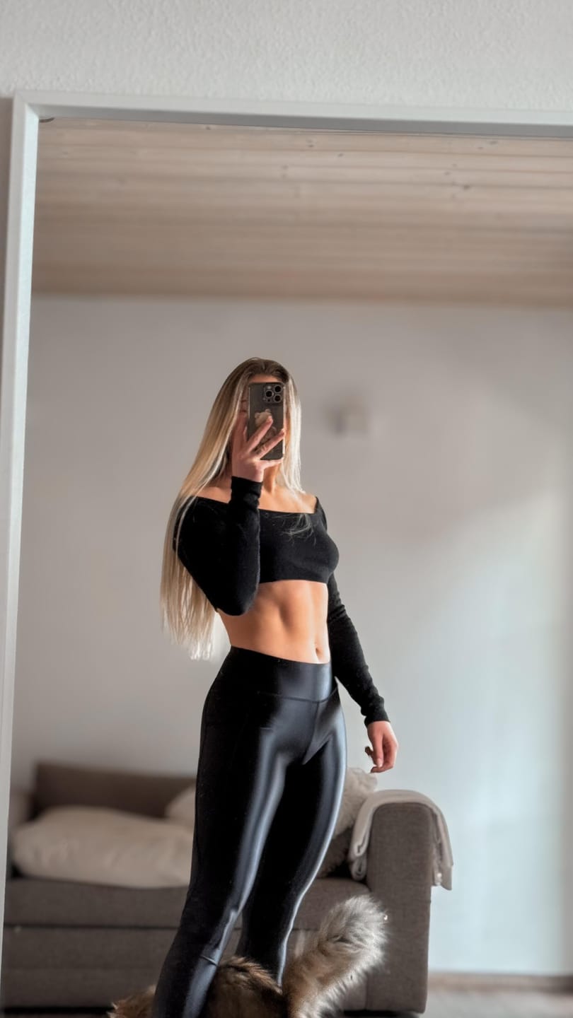 Customer photo review of Elegant Leggings shine