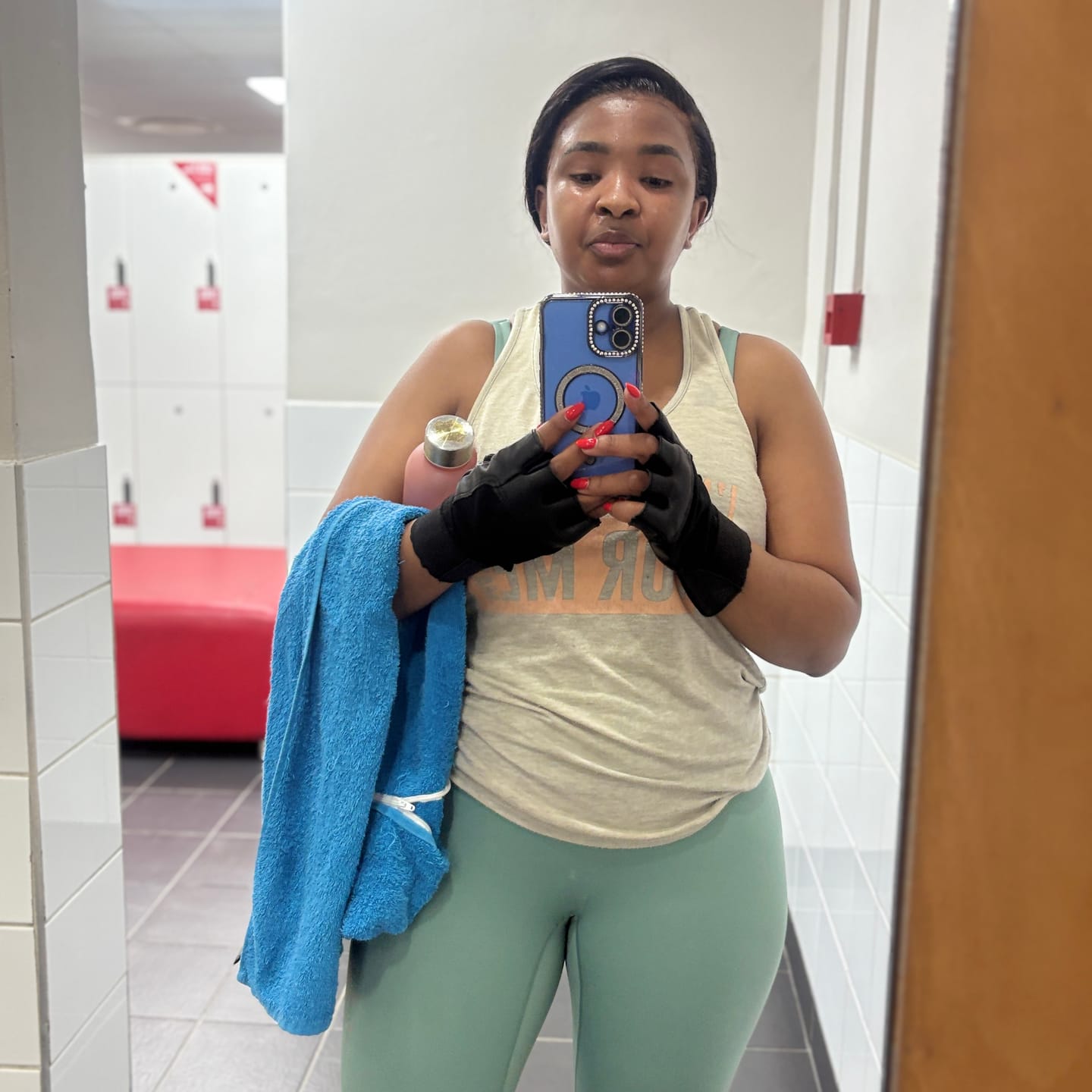 Customer photo review of Plain Crossover High-Rise Leggings