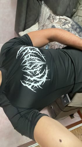 Customer photo review of SHORTSLEEVE COMPRESSION T-SHIRT - CRAZE / BLACK