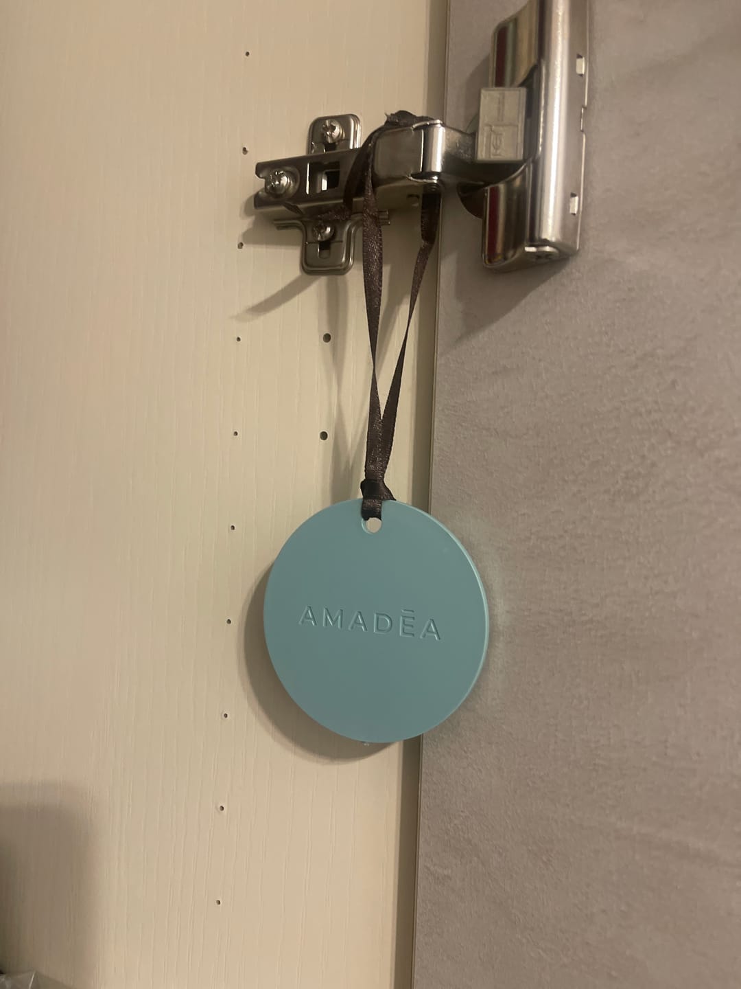 Customer photo review of 3 Profumatori "Baci di Talco" per ambienti, armadi, cassetti e auto. I ciondoli di Amadēa