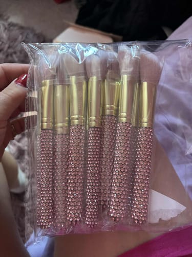 Customer photo review of P. Louise Crystal 20 Piece Makeup Brush Bundle