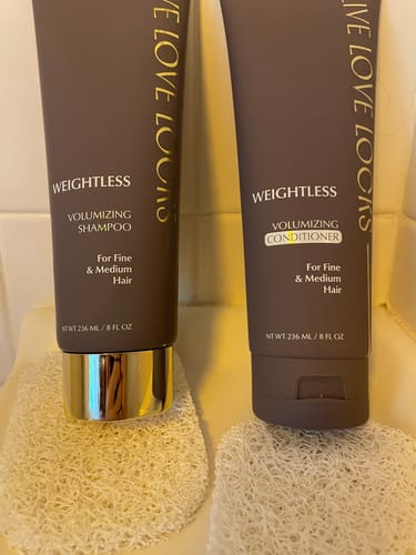 Customer photo review of Weightless Shampoo & Conditioner Set