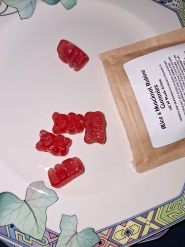 Customer photo review of Alice´s Muscimol Rubine Gummies
