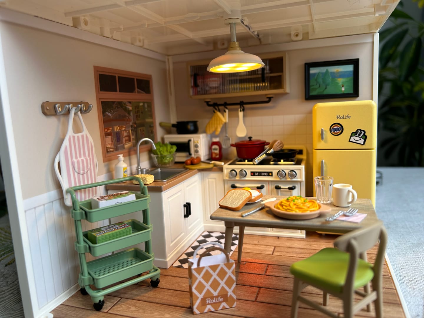 Customer photo review of Rolife Super Creator - Casas Miniatura Happy Meals Kitchen