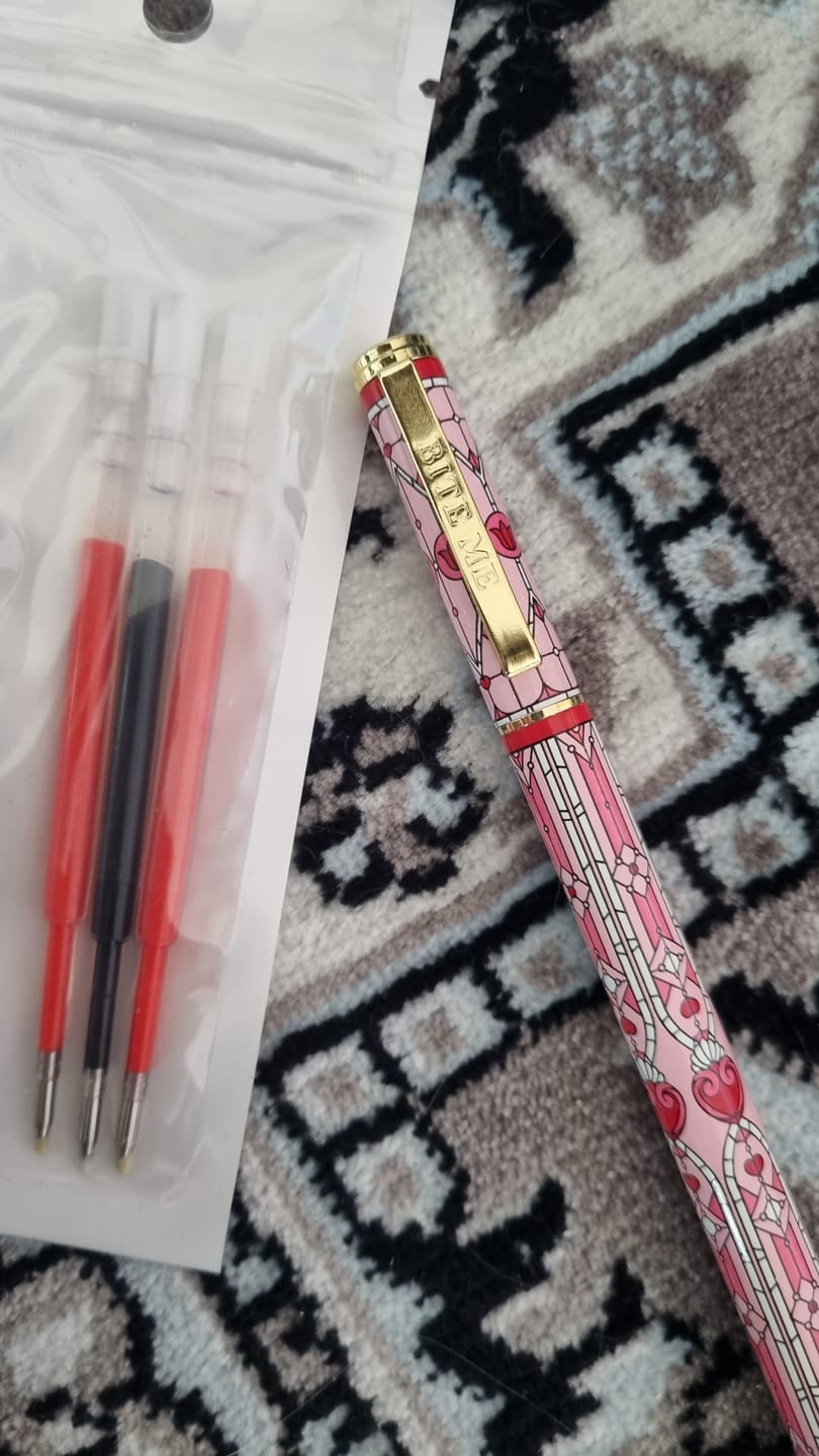 Customer photo review of Bite Me Pen