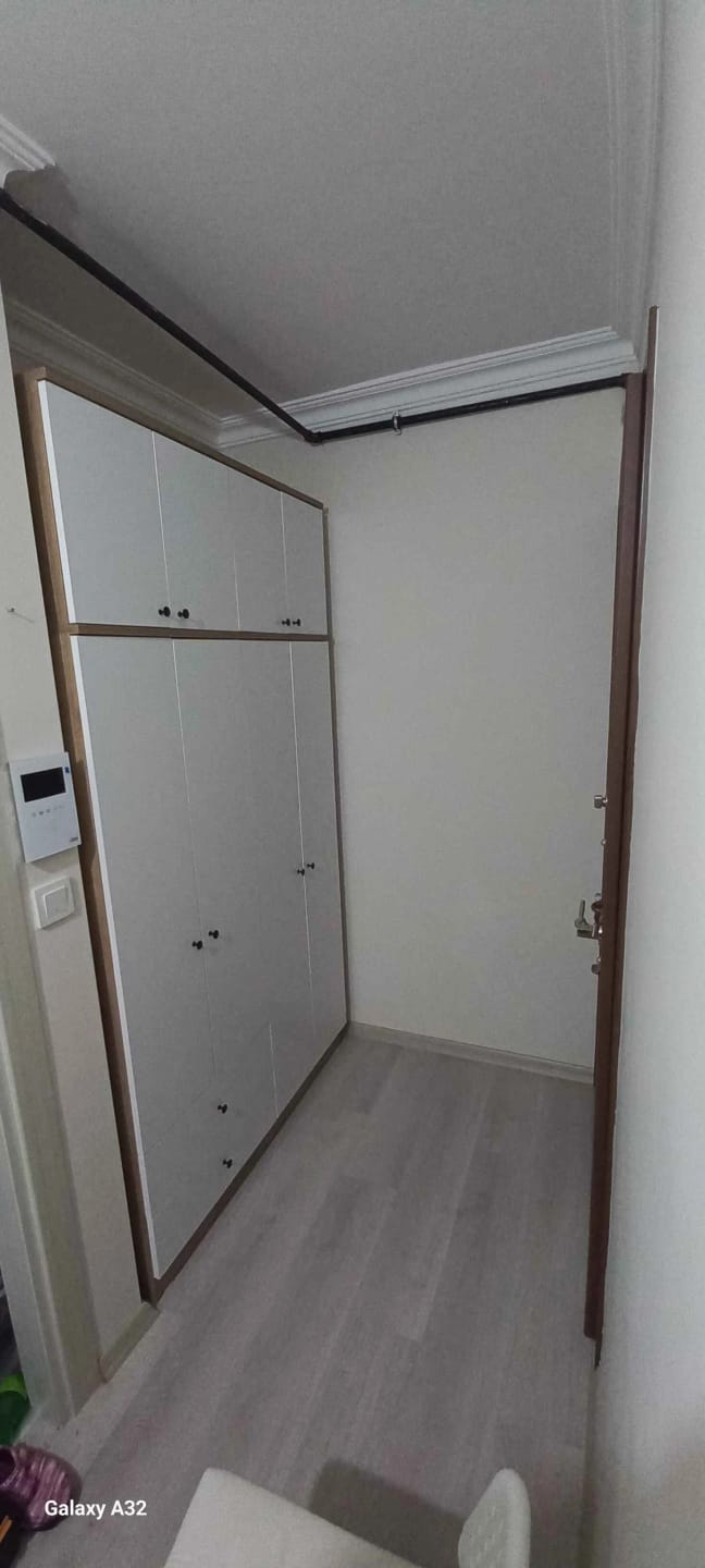 Customer photo review of Rani BA121 Geniş Gardırop Elbise Dolabı 8 Kapaklı 2 Çekmeceli 1 Raflı 2 Askılı Sepet Ceviz - Beyaz