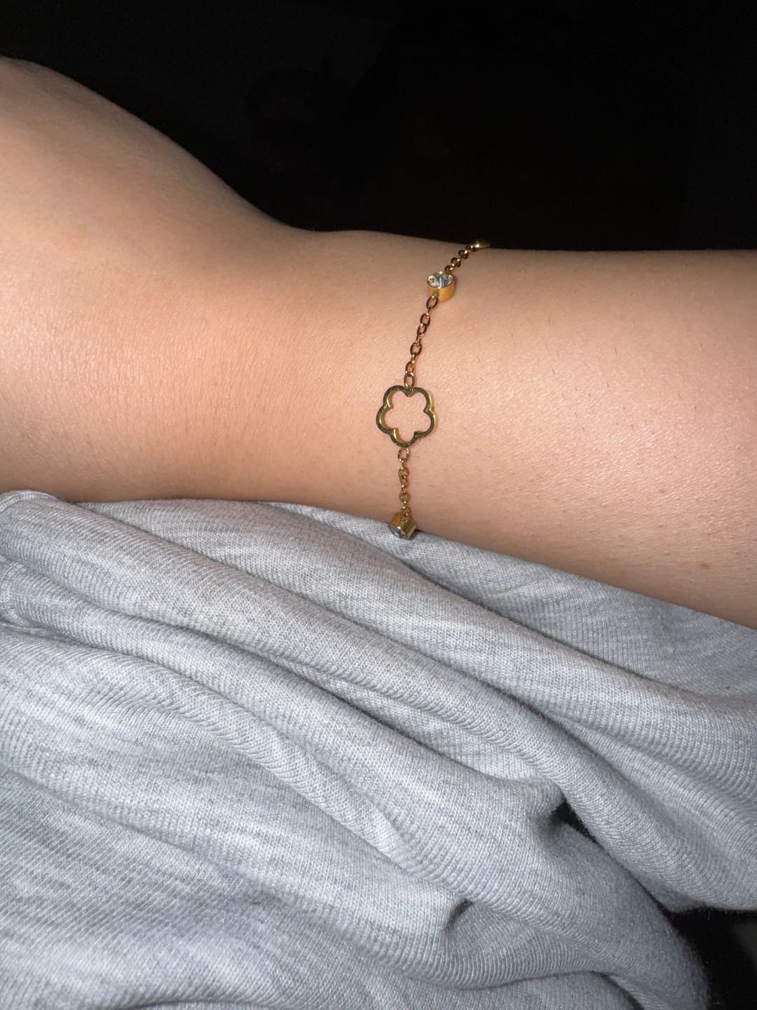 Customer photo review of Bratara cu flori - Gold