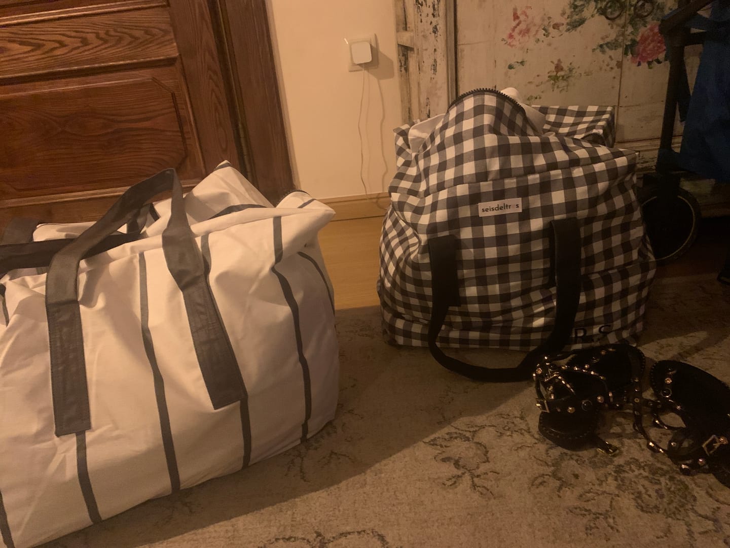 Customer photo review of Bolsa MyBigBag Blanca Raya Gris