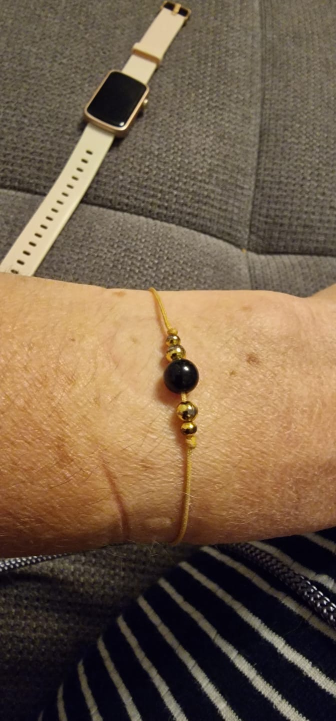 Customer photo review of Obsidian Armband - Naturband