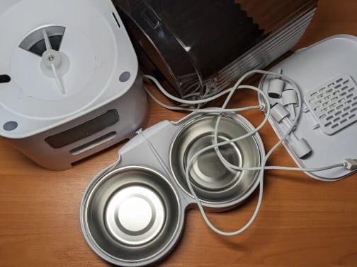 Customer photo review of 5L Double Bowls Smart Automatic Camera Feeder for Cat and Dog