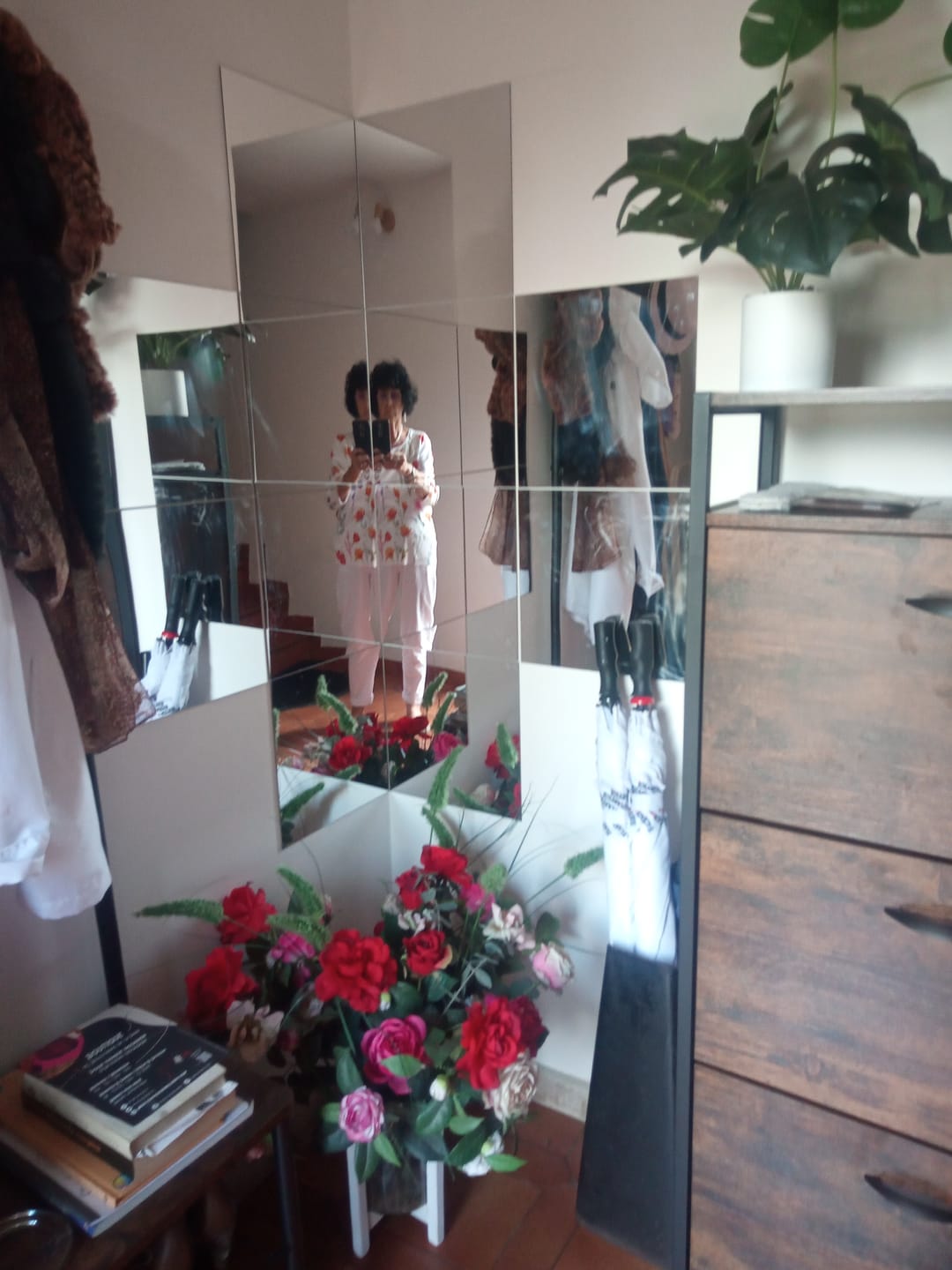 Customer photo review of Ensemble d'Autocollants Muraux en Miroir Acrylique 3D (Lot de 4)