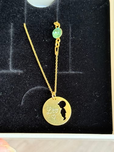 Customer photo review of Halskette mit Geburtsstein und Gravur "Mama"