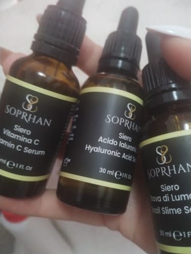 Customer photo review of Sieri Acido Ialuronico + Vitamina C + Bava di Lumaca - 3 al Prezzo di 1 (30ml per Siero)