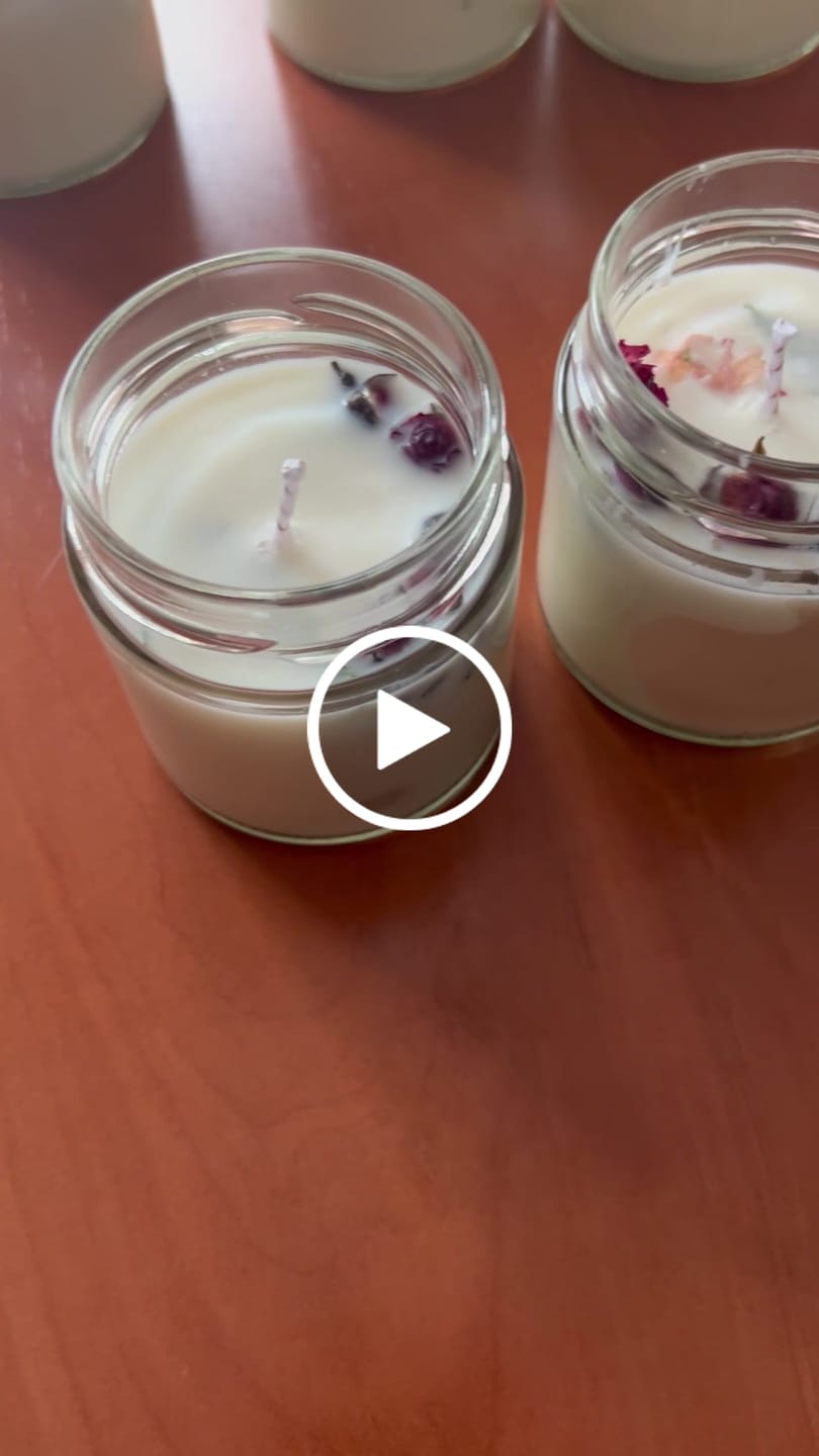 Customer video review of Tarro de vidrio con tapa plateada de 212 ml