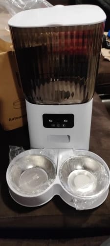 Customer photo review of 5L Double Bowls Smart Automatic Camera Feeder for Cat and Dog