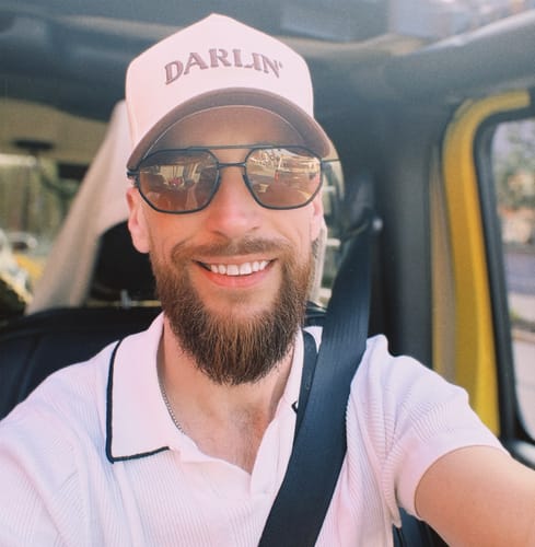 Customer photo review of Darlin Snapback (Creme/Autumn)