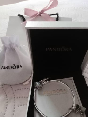 Customer photo review of SET PULSERA PANDORA CORAZON CENTELLEANTE + CHARM EVANGELINE LUCIERNAGA + KIT