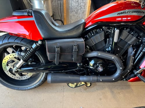 Customer photo review of H-D® V-Rod Throw Under Seat Frame Bags - VTU01
