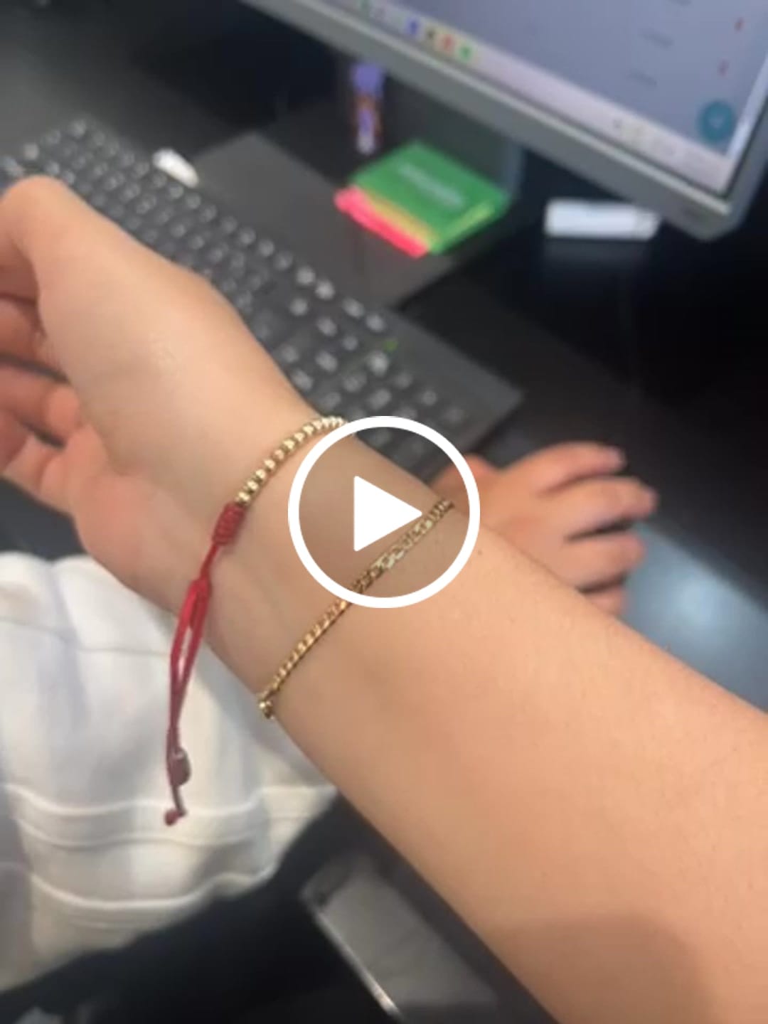 Customer video review of Pulseras Eslabón Plano en Oro laminado 18k Para Pareja
