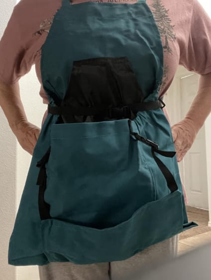 Customer photo review of GardenMate™ - Cross Back Gardening Apron