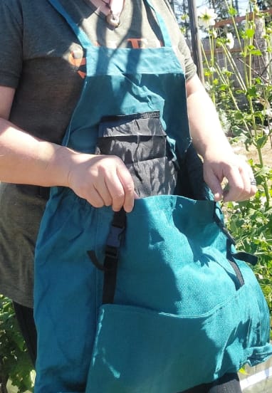 Customer photo review of GardenMate™ - Cross Back Gardening Apron