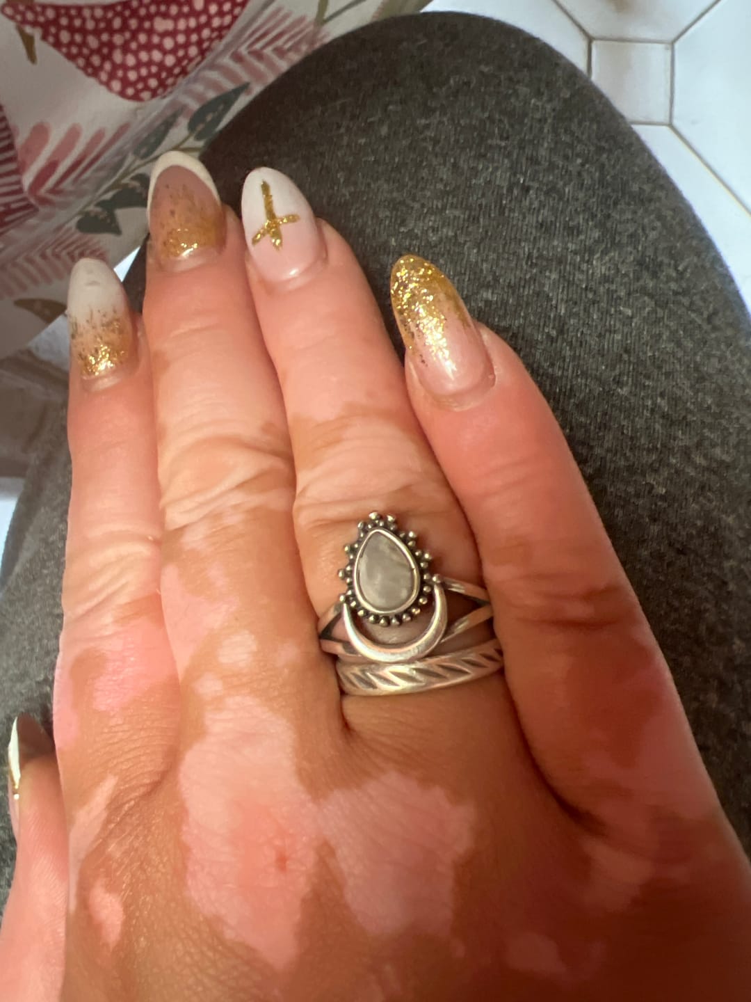 Customer photo review of Bague "Lune Intuitive" en Pierre de Lune & Argent