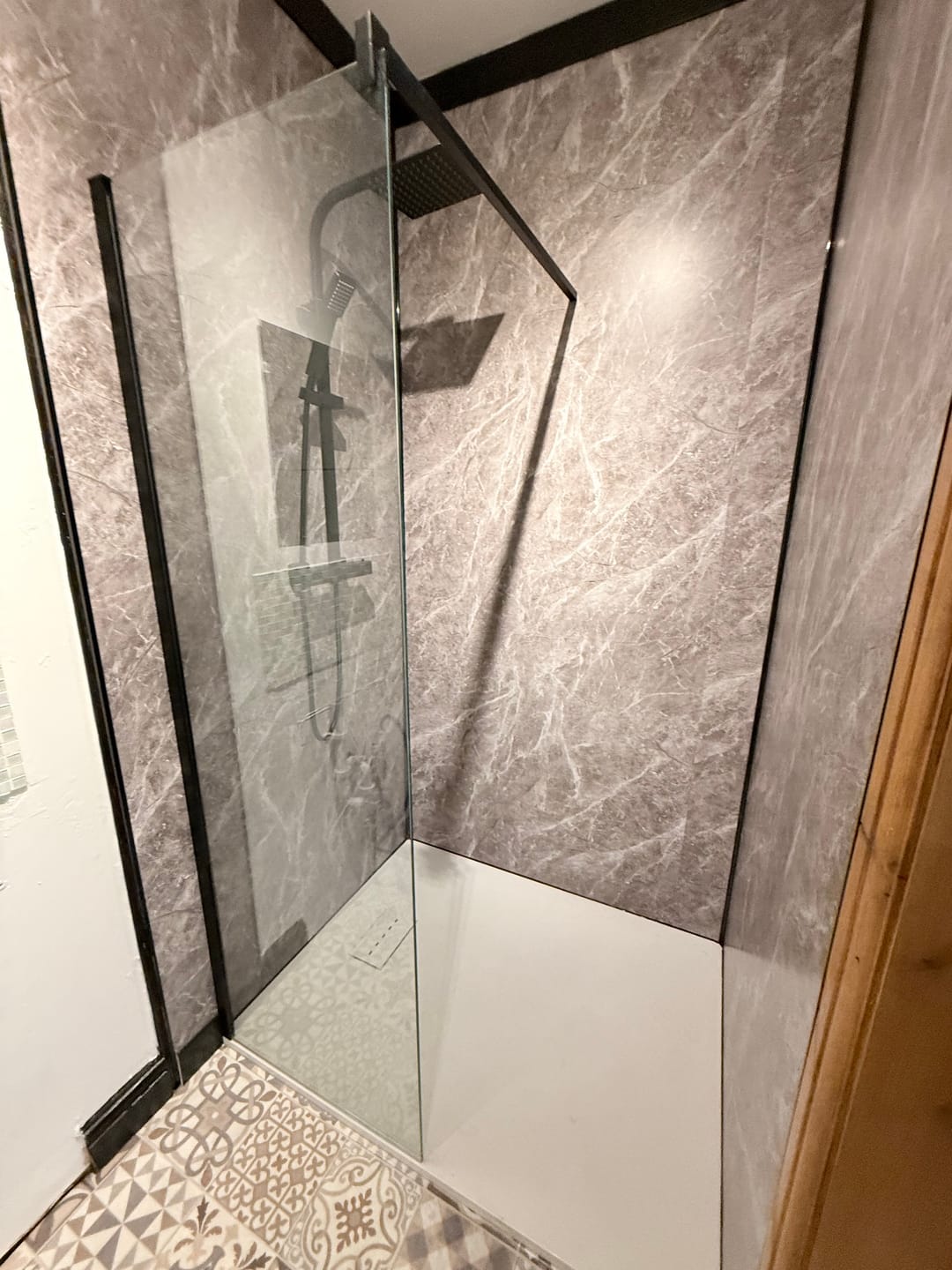 Customer photo review of 10mm Black Internal Corner Trim