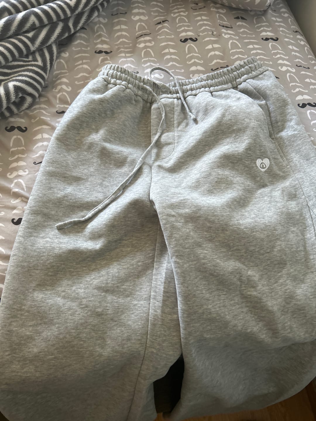 Customer photo review of Aelfric Eden Baggy Sweatpants