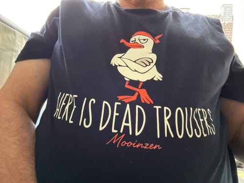 Customer photo review of Here is dead trousers · Herren Premium Bio T-Shirt