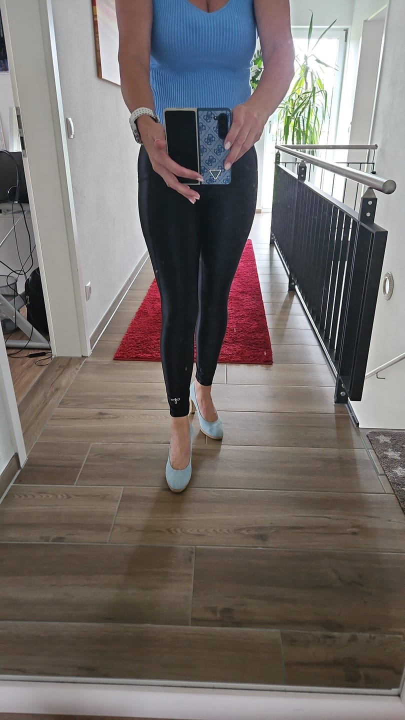 Customer photo review of Elegant Leggings shine