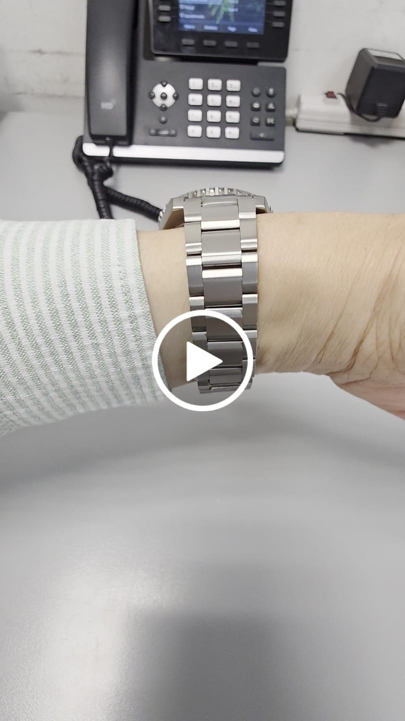 Customer video review of SEATURTLE.OCEAN(TITANIUM) - Automatic Titanium Diver Watch | Turtle Green/Ti-bracelet