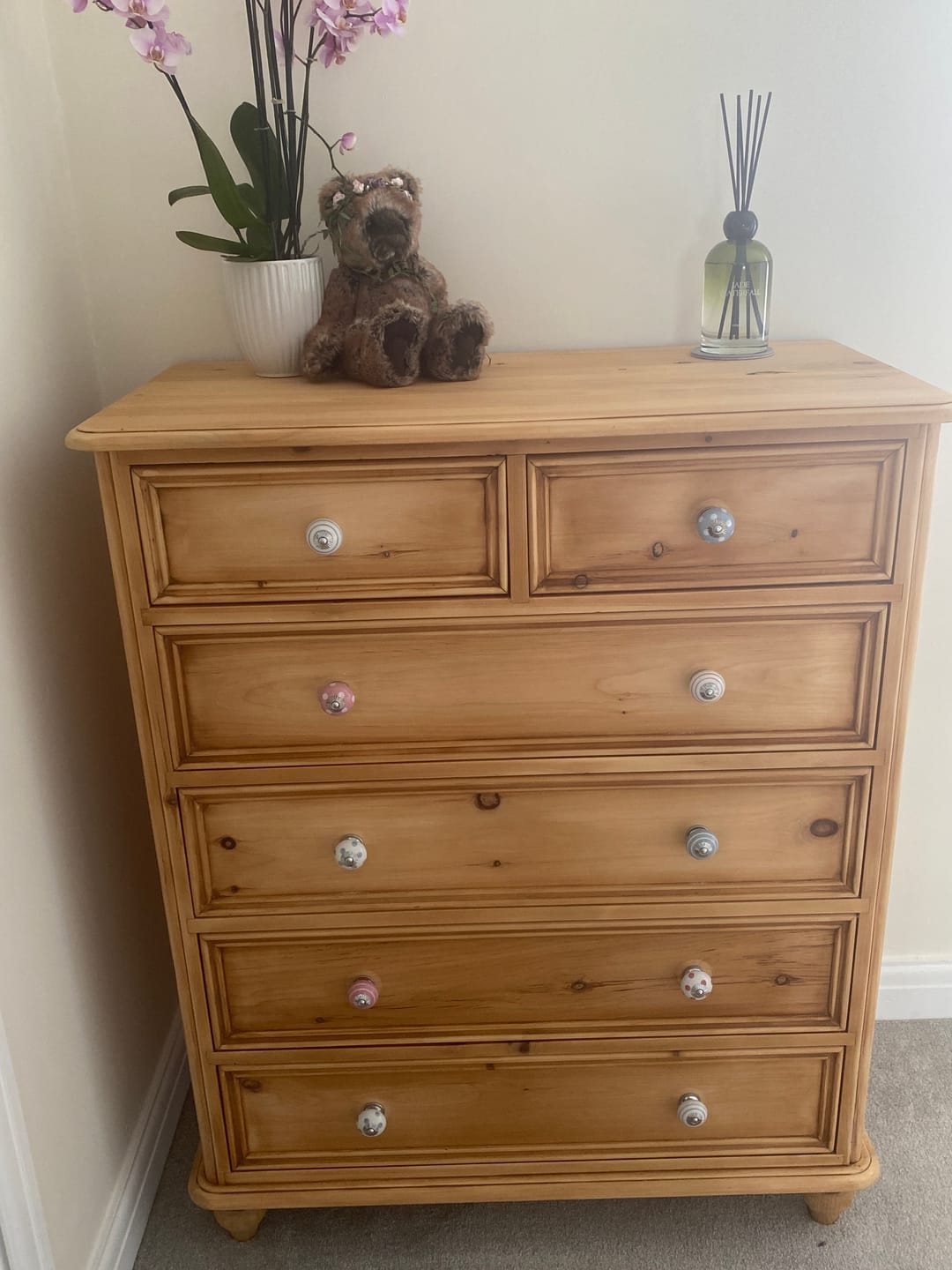 Customer photo review of Ceramic Door Knobs Painted in Vintage Chic (Set of 8)